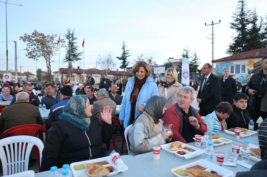 Eskişehir Büyükşehir Belediye Başkanı Ünlüce: "Dayanışmanın ruhunu iftar sofralarımızda hep birlikte yaşıyoruz"