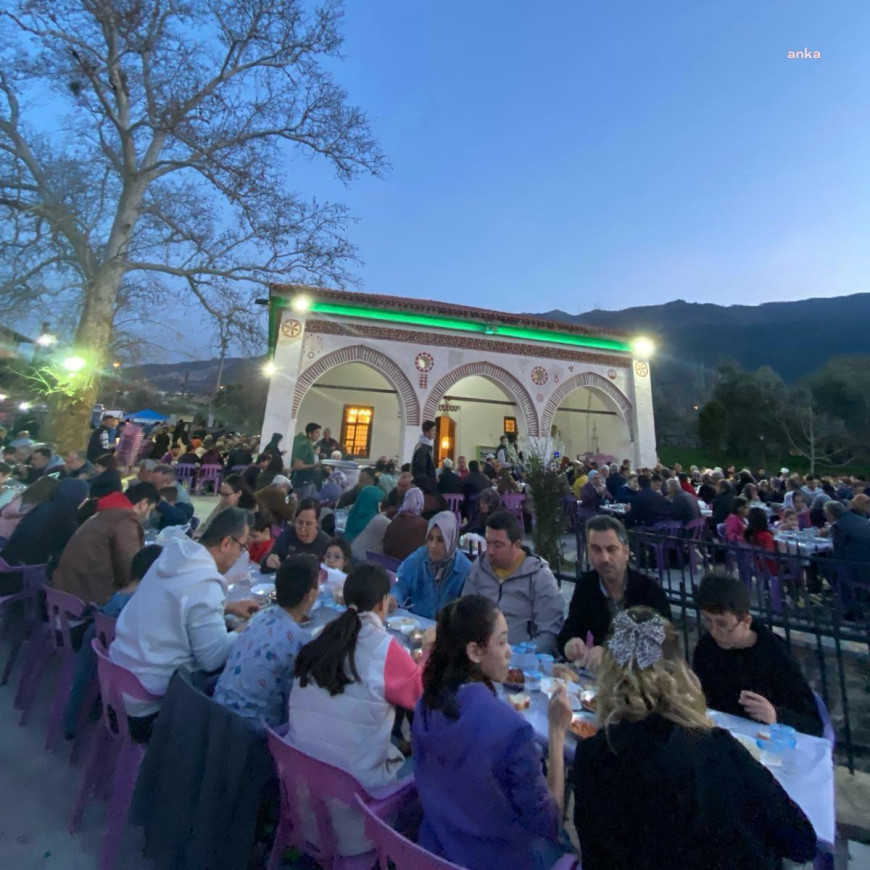 Çine'de Eski Koca Camii'nde iftar programı düzenlendi