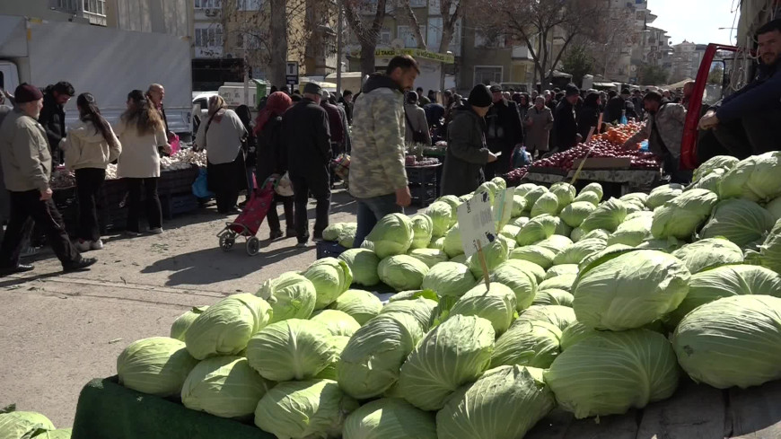 Ramazanın ilk gününde pazarlarda hareketlilik yok, vatandaşlar fiyatlardan şikayet etti