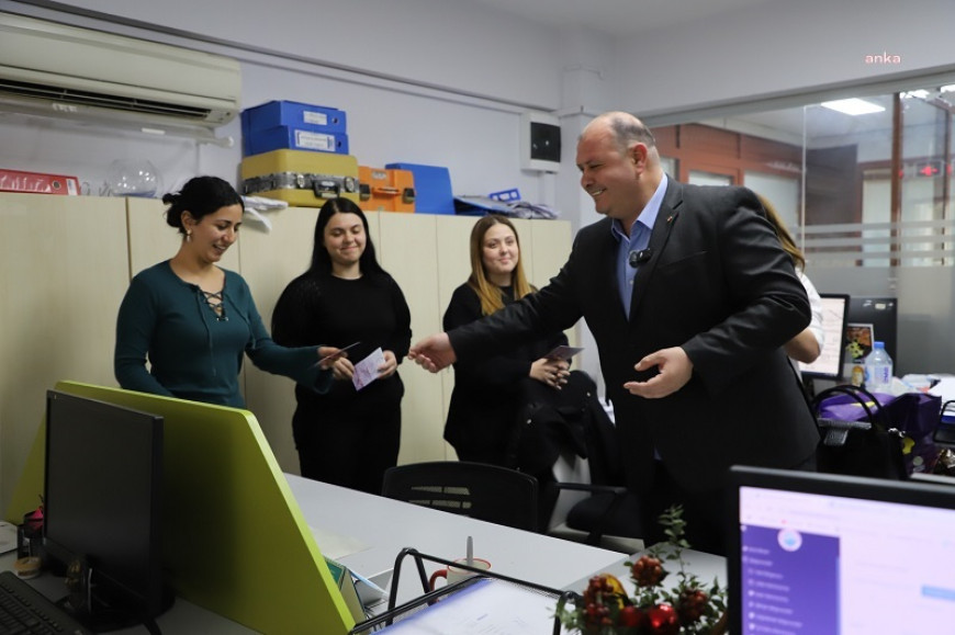 Menderes Belediye Başkanı İlkay Çiçek, çalışma arkadaşlarının Dünya Emekçi Kadınlar Günü'nü kutladı 