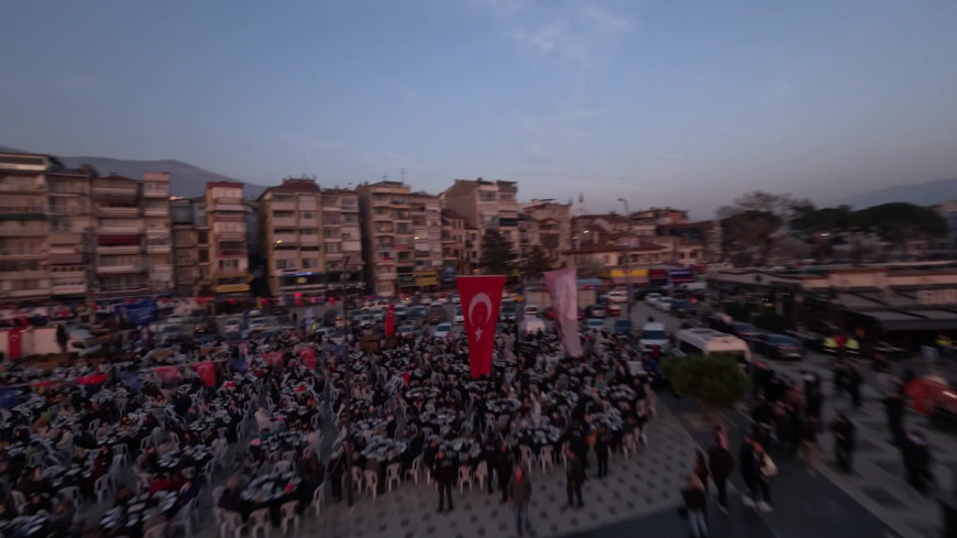 Bursa Büyükşehir Belediyesi’nden Gemlik’te 3 bin kişilik iftar sofrası