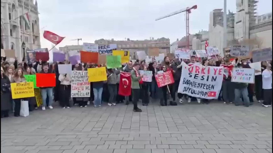 Macaristan’da İmamoğlu’nun tutuklanması protesto edilirken, Budapeşte Belediye Başkanı Karácsony da gösterilere destek verdi 