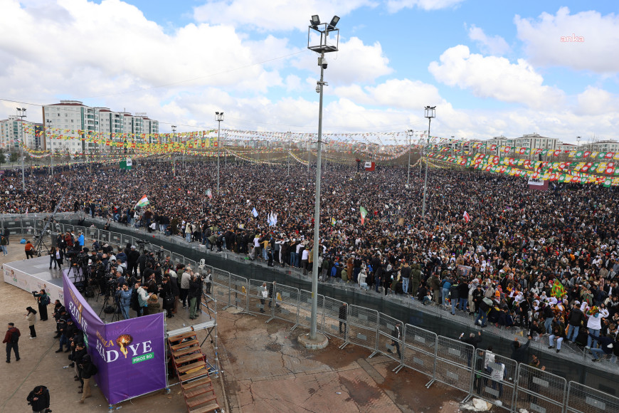 Diyarbakır nevruzuna mesaj gönderen KDP Başkanı Mesud Barzani: “Türkiye'deki barış ve çözüm sürecini destekliyoruz”