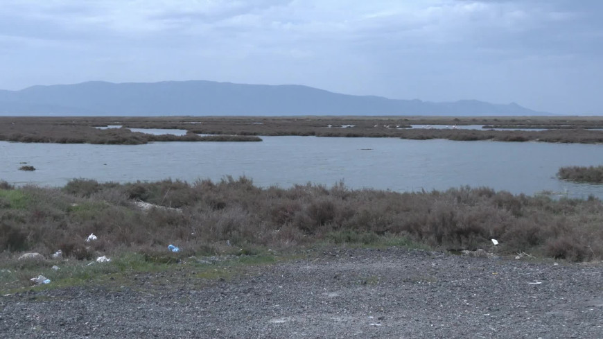 İzmir Büyükşehir Belediye Meclisi Üyeleri Gediz Nehri'nde inceleme yaptı...Karakülçe: "Gediz'deki kirliliği önlemeden Körfez'deki kirliliği engelleyemezsiniz"