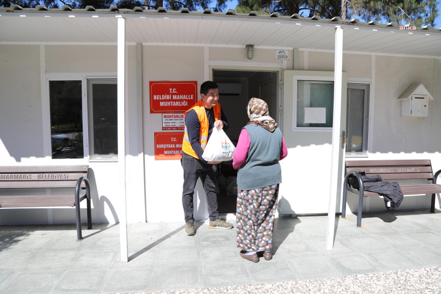 Marmaris Belediyesi ihtiyaç sahibi vatandaşlara desteğini sürdürüyor 