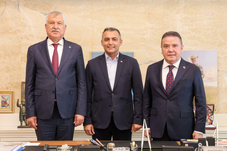 Manavgat Belediye Başkanı Kara, Zeydan Karalar ve Muhittin Böcek’i ağırladı