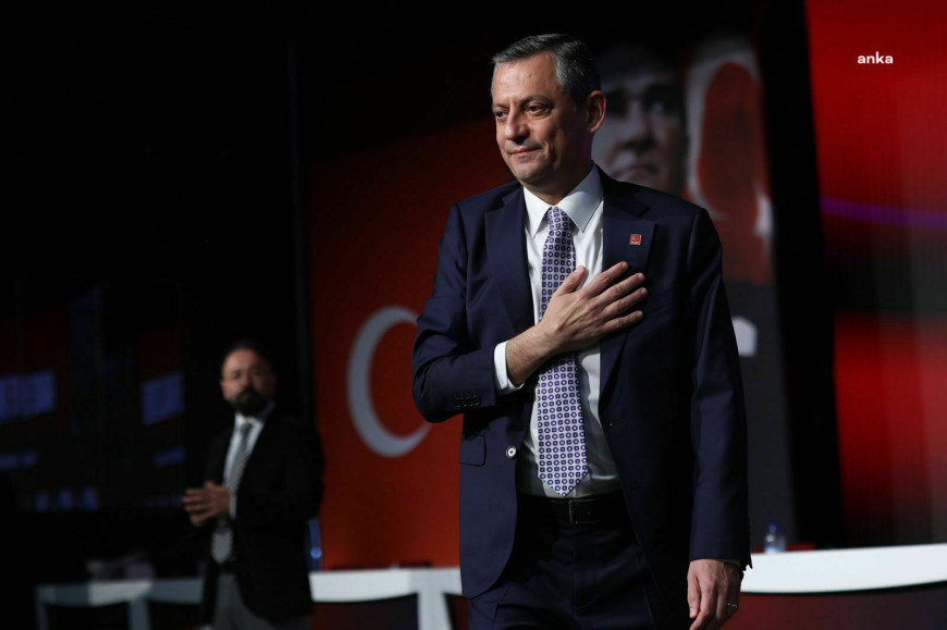 Siyasi parti liderlerinden, CHP Genel Başkanlığına yeniden seçilen Özel'e tebrik mesajları sürüyor