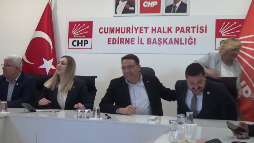 Yankı Bağcıoğlu: “TSK'dan ihraç edilen bir teğmenimiz hariç, diğer teğmenlerin tazminatları CHP milletvekillerimiz tarafından ödenecektir”