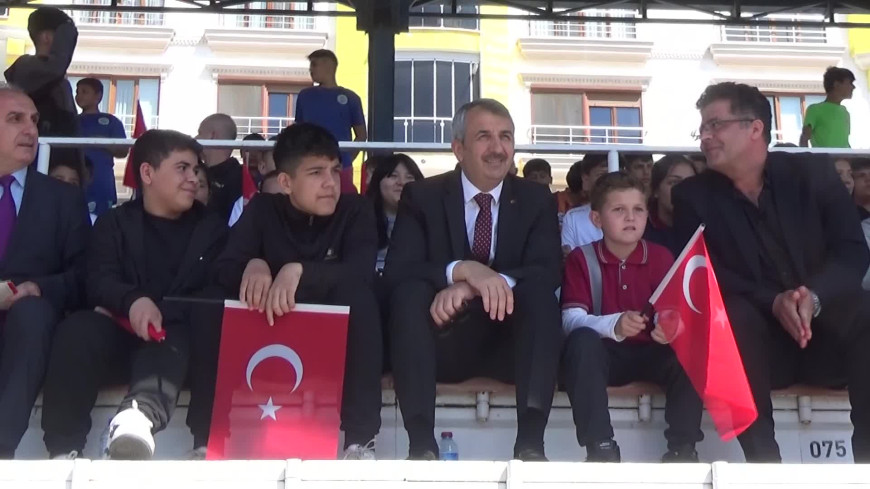 Edirne Valisi Sezer: “Okuldan Spor’a ve Mahalle Ligi projeleri kapsamında 9 bin 400 çocuğumuzu evlerinden spor sahalarına getiriyoruz”
