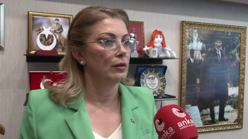 Asu Kaya’dan 23 Nisan mesajı: “Çocukları önce yaşatalım, sonra nasıl doğacaklarına karar verelim”