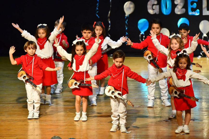 İzmir’in ‘Yuva’larında 23 Nisan coşkusu