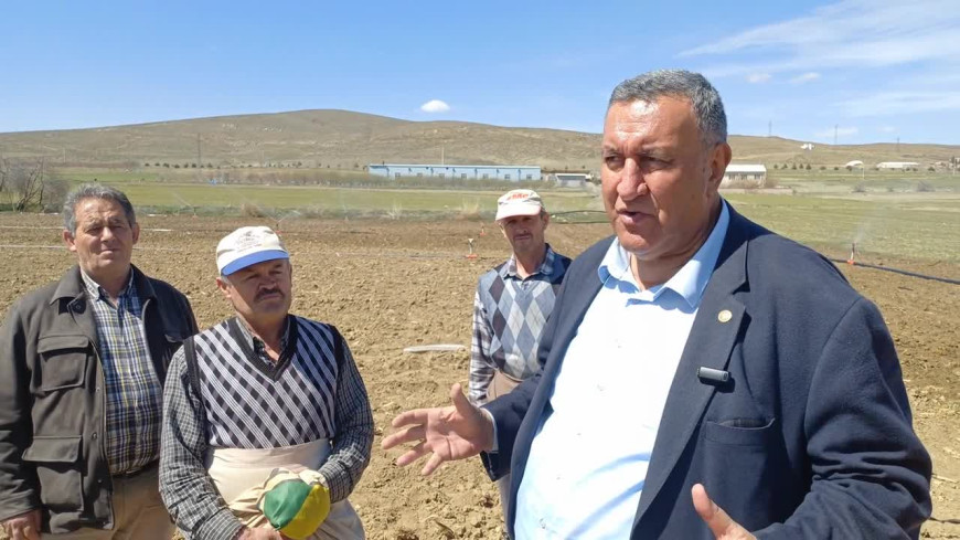 CHP’li Fethi Gürer: “Dondan sonra çiftçiyi kuraklık korkutuyor”