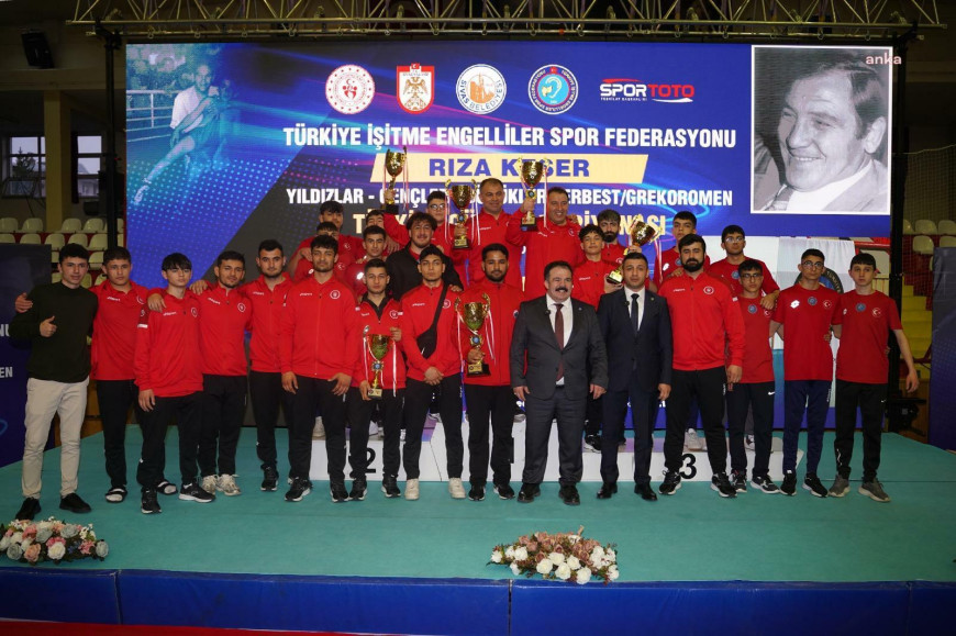 Keçiören Belediyesi İşitme Engelliler Güreş Takımı'ndan büyük başarı