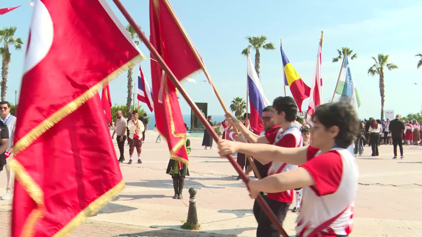Antalya sokakları dünya çocuklarıyla renklendi