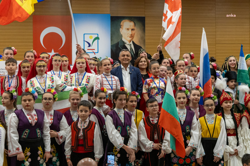 Manavgat’ta sekiz ülkeden 380 çocuk dansçı, bayram için sahne alıyor