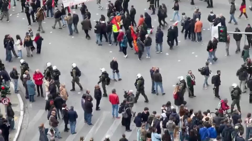 Yunanistan'da genel grev... Binlerce kişi, hayat pahalılığına karşı ücretlerin artmasını talep etti, grev nedeniyle Atina'da ulaşım duruldu
