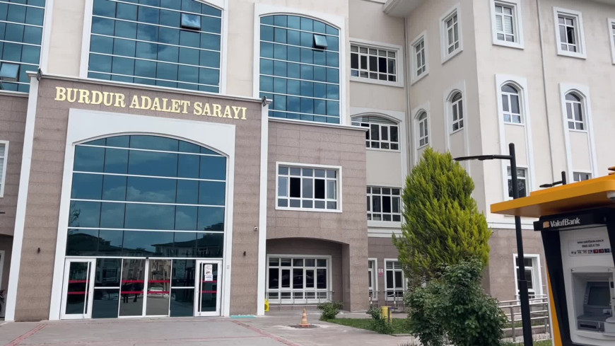 Burdur’daki kadın cinayeti davasında 9 sanığın yargılanmasına devam edildi