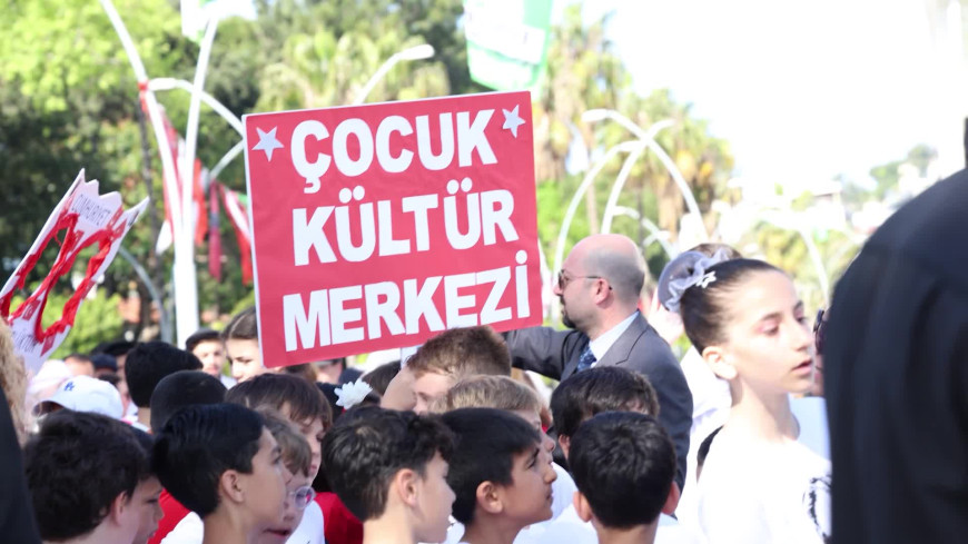 Manavgat Belediye Başkanı Kara, 23 Nisan gösterilerine katıldı