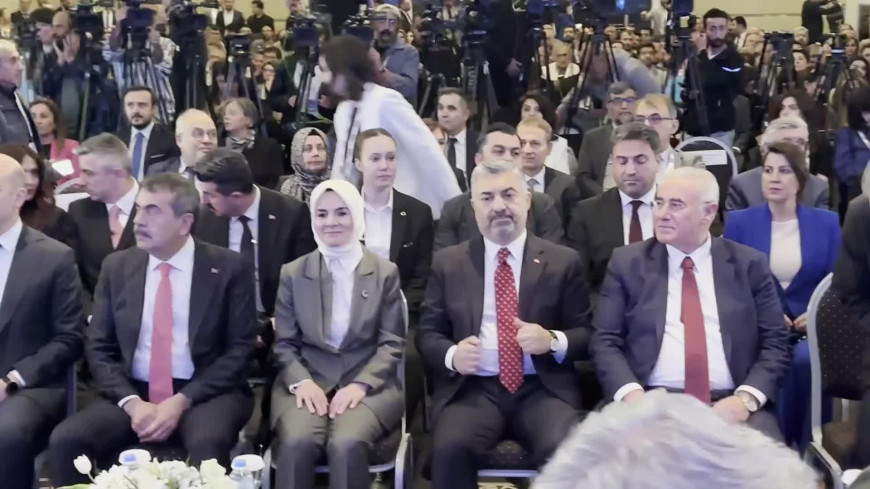 RTÜK Başkanı Şahin'den "gündüz kuşağı" programlarına mesaj..."Kendi çocuklarınıza izletmeyeceğiniz içerikleri, lütfen toplumun önüne koymayınız"