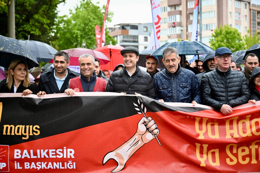 Balıkesir Büyükşehir Belediye Başkanı Akın, 1 Mayıs’ı emekçilerle birlikte kutladı