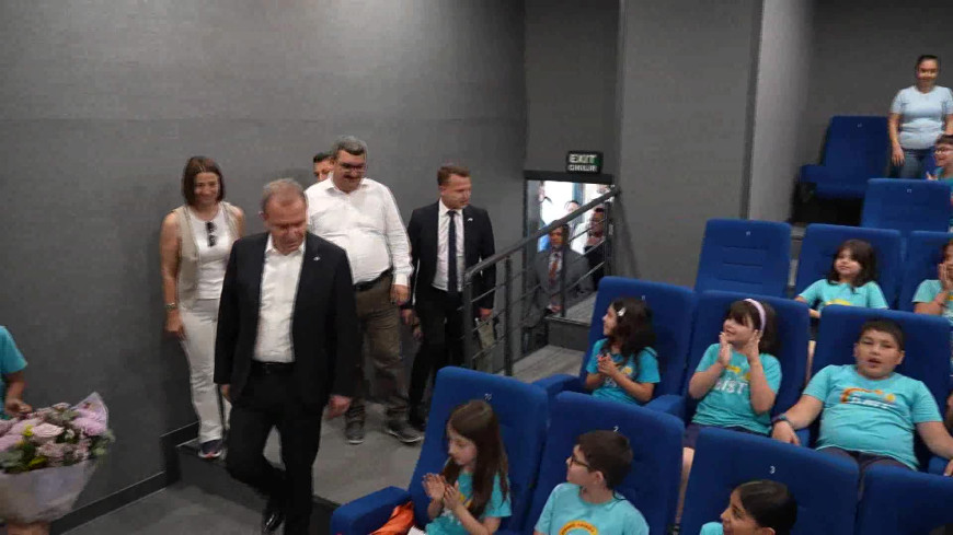 Mersin Büyükşehir Belediye Başkanı Seçer, minik öğrencilerin sorularını yanıtladı