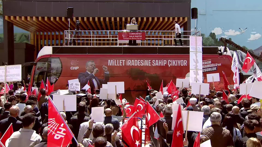 CHP'nin "Millet İradesine Sahip Çıkıyor" mitingi... Ahmet Özer'in mektubu okundu: "Karanlık oluşuyorsa şafak sökmek üzeredir, ülkemizin demokrasi şafağındayız"