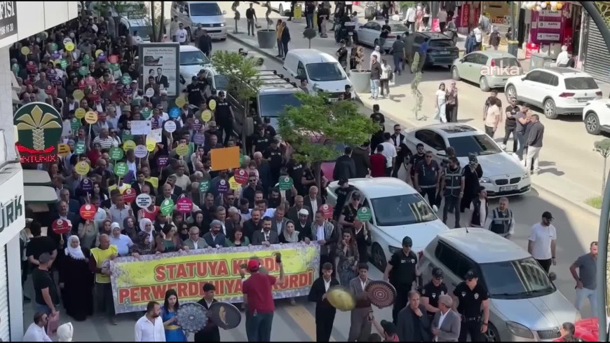 Van’da "Kürt Dil Bayramı" kutlamalarında “Kürtçe'ye resmi statü” talebi