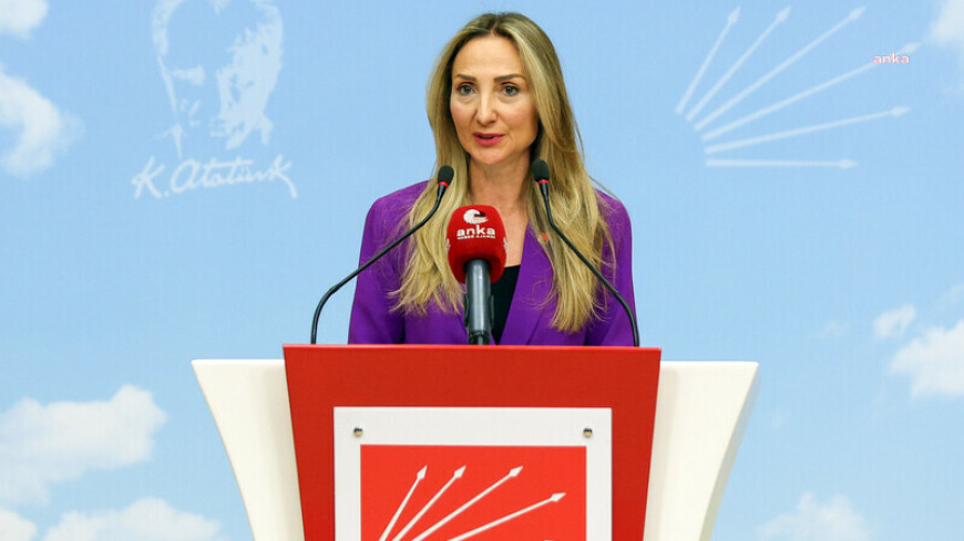 İstanbul'da kadınların yer aldığı afiş kapatıldı... Aylin Nazlıaka: "Cumhuriyet düşmanı olan bu gericiler, kadının kamusal alanda var olmasından rahatsız oluyor"