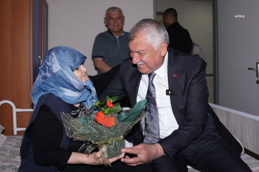 Adana Büyükşehir Belediye Başkanı Karalar, huzurevi sakinlerinin Anneler Günü’nü kutladı