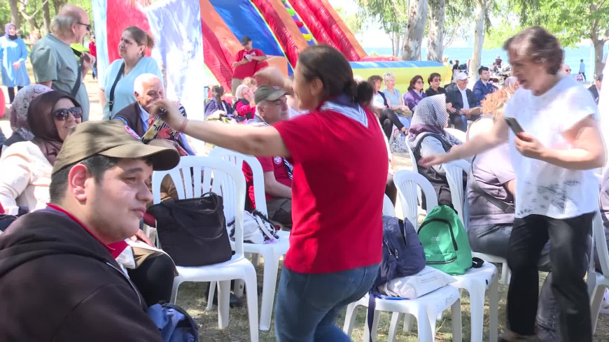 İzmir Büyükşehir Belediyesi'nden Engelliler Haftası’na özel “Çarşamba Eğlencesi”