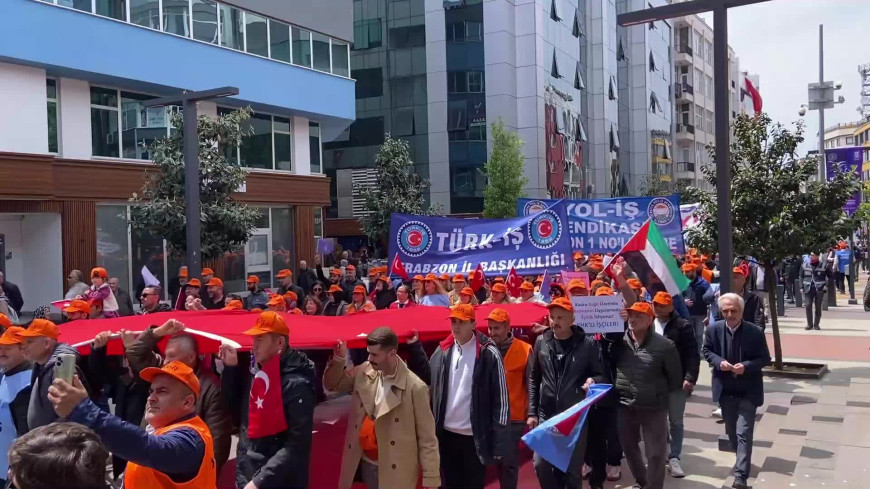 Trabzon'da 1 Mayıs horonlar eşliğinde kutlandı