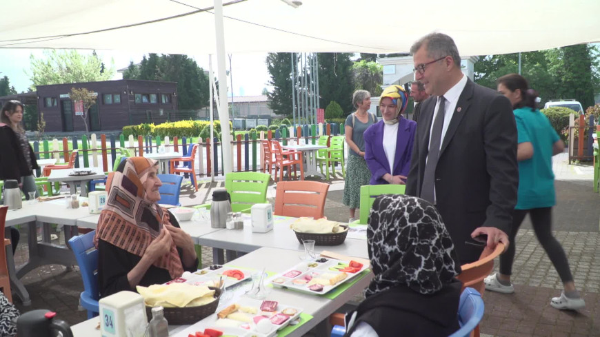 Osmangazi Belediyesi'nden Alzheimer hastaları için Anneler Günü kutlaması 