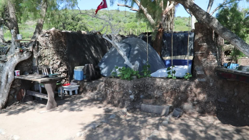 Bodrum Adaboğazı’ndaki kaçak yapılar yıkıldı