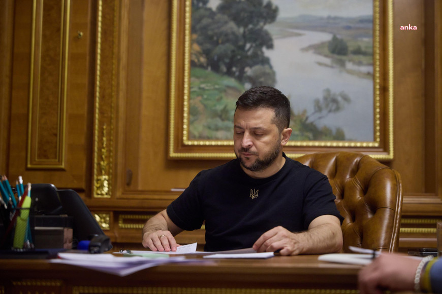 Zelenski’den Putin’in şartsız müzakere çağrısına yanıt: “Ateşkes olmadan müzakere olmaz”
