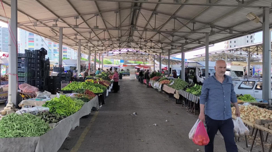 Akaryakıt zamları pazar tezgahlarında fiyatları artırdı