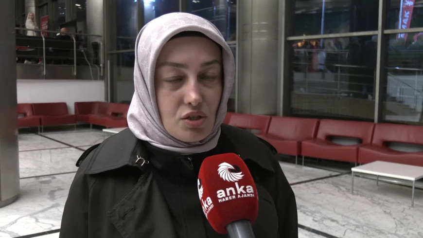 Özgür Özel'e yapılan saldırı sonrası yurttaşlar CHP Genel Merkezi'nde... Ayşe Ateş: ''Özgür Özel'e uzanan bu el aslında ülkenin huzuruna, refahına, mutluluğuna ve adalet duygusuna uzanmıştır''