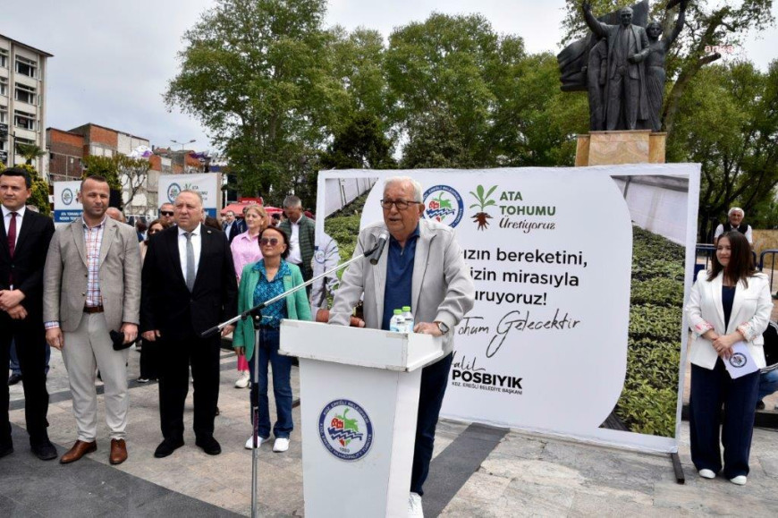 Karadeniz Ereğli Belediyesi, seralarında ata tohumundan ürettiği 350 bin fideyi ilçe halkına dağıttı
