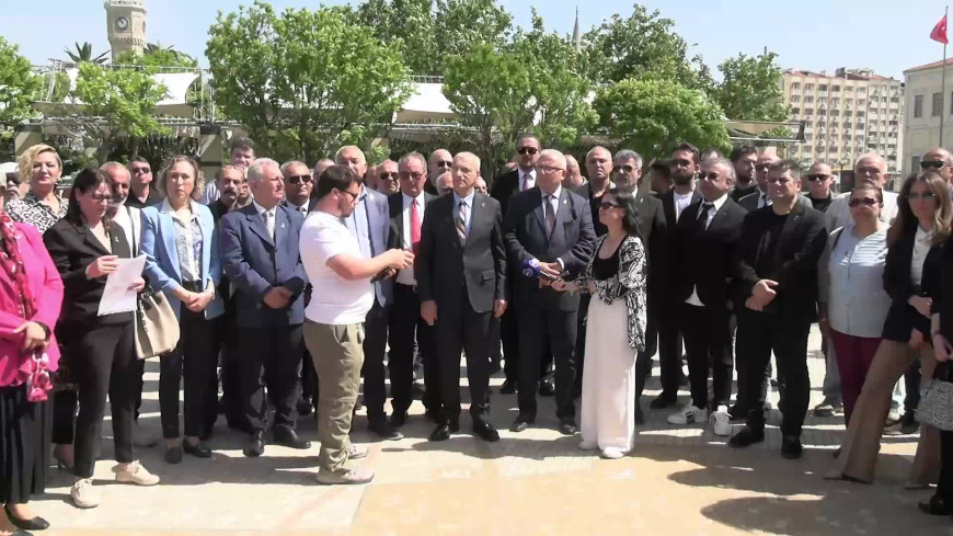 İzmir'de Zafer Partililerden "şiddet" tepkisi: "Bizi şiddet sarmalına çekmek isteyen bu tuzağı reddediyoruz"