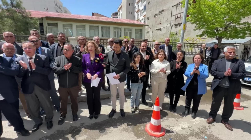 CHP Van İl Başkanlığı'ndan, Özgür Özel'e yönelik fiziksel saldırıya tepki
