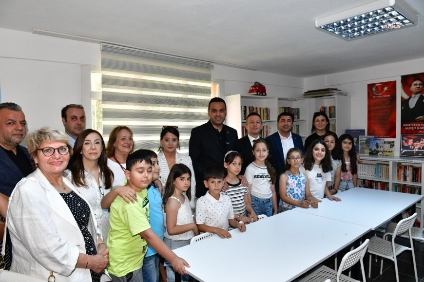 Çiğli İnönü Mahallesi'nde Cumhuriyet Kütüphanesi hizmete açıldı