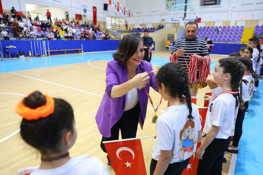 Karabağlar Belediyesi Spor Okulu Öğrencileri, 19 Mayıs Spor Şenliği’nde buluştu