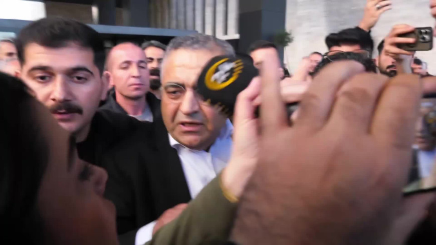 Özgür Özel’e fiziksel saldırı… Sezgin Tanrıkulu: “55-60 yaşlarında bir provokatör, kendisine ‘Osmanlı çocuğuyum’ diyen bir provakatör”