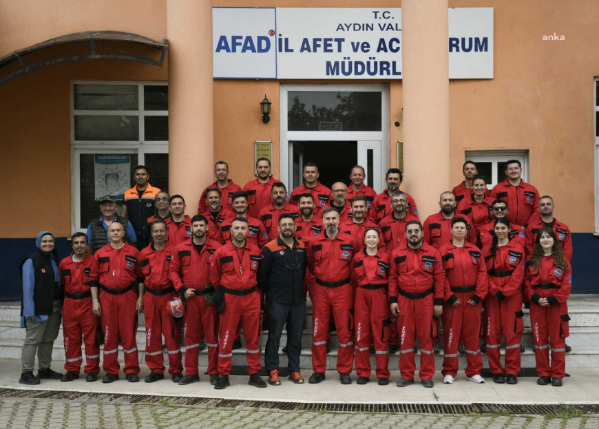 Kuşadası Belediyesi Arama Kurtarma ekibi, AFAD eğitimini başarıyla tamamladı