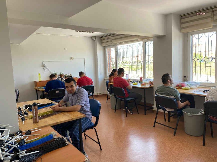 Eskişehir Büyükşehir Belediyesi, engelli bireylere destek olmaya devam ediyor 
