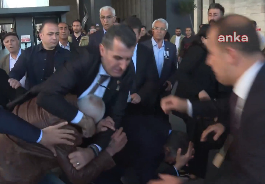 CHP Genel Başkanı Özel’e saldırı dış basında