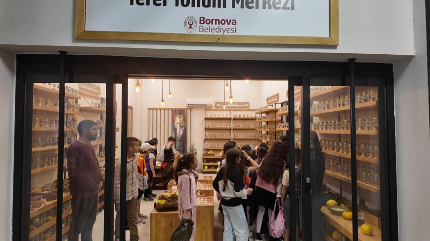 Bornova’da yerel tohuma çocuk eli değdi