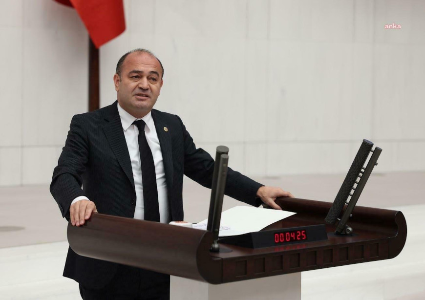 Özgür Özel’e fiziksel saldırı...Özgür Karabat: “Bu menfur saldırının failleri kadar azmettiricileri de hukuk önünde hesap verecek”