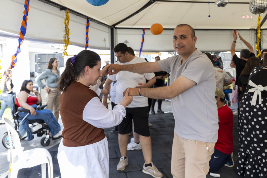 Mersin Büyükşehir Belediyesi'nden özel bireyler için nostaljik parti 
