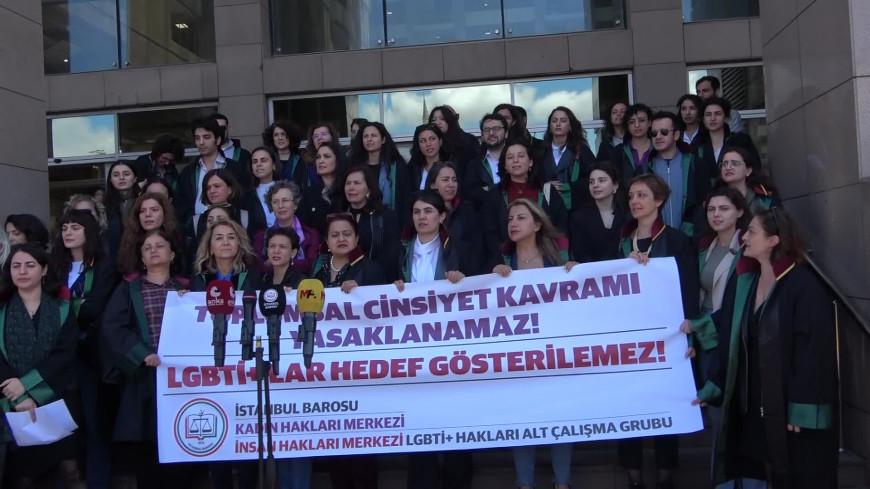 İstanbul Barosu'ndan "toplumsal cinsiyet" açıklaması: "Bakanlıklar ve kamu kurumları bu gerçeği yasaklamakla değil, tanımakla yükümlüdür”