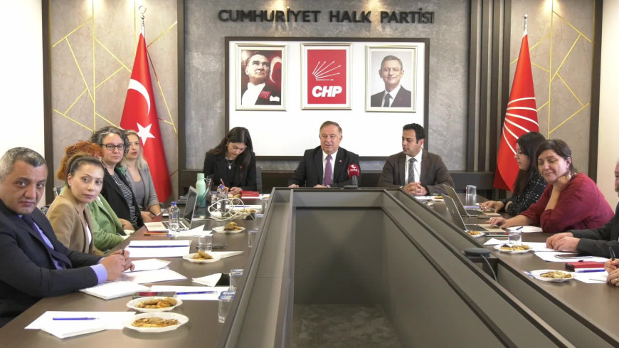 CHP'de İklim Kanunu Toplantısı... Gökan Zeybek: "STK'larla birlikte iş birliğimizi arttırmaya devam edeceğiz"